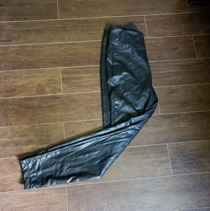 ⭐Pleather leggings⭐